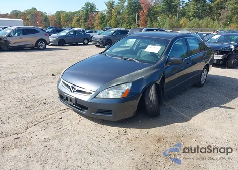 2006 Honda Accord 2.4 Lx z USA, uszkodzony, nr VIN 1HGCM56476A019528